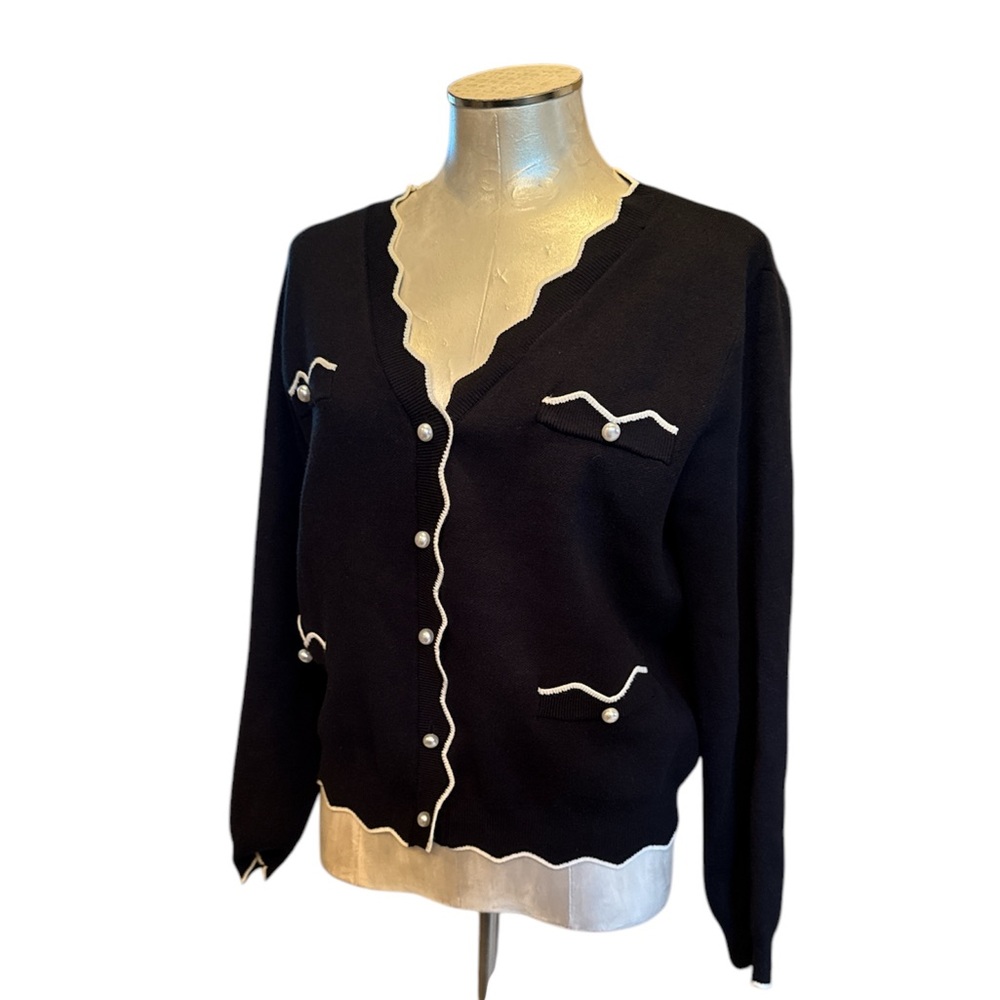 Adrienne Vittadini Women’s Black Cardigan White Edge size Medium